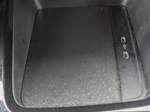 Skoda Octavia 4 phone shelf, Qi charger