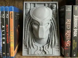 Predator (Yautja) - Booknook