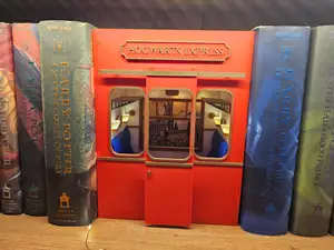 Harry Potter Hogwarts Express Book Nook