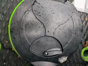 Kayak hatch latch