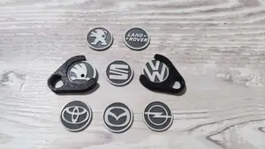 Keychain for 1€ + Coins with car logos