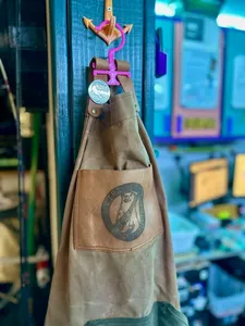 Apron Hook