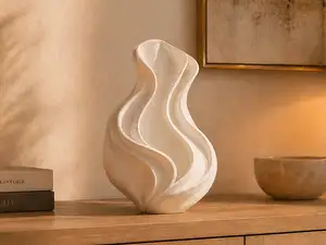 Elegant Flow Vase – Modern Sculptural Decor
