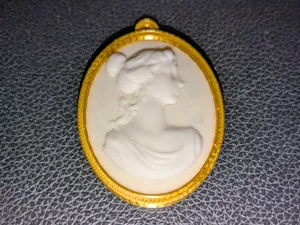 Victorian Cameo - Woman