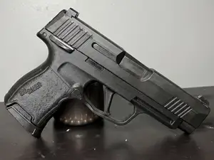 Static PROP Sig Sauer P365 – 1:1 Scale Replica