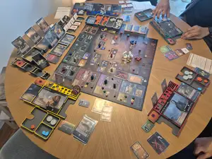 Dune Imperium Uprising + Bloodlines (Sleeved)
