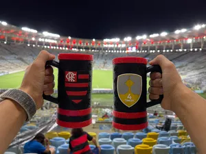 Porta Lata do Flamengo - Alça e Patch Libertadores