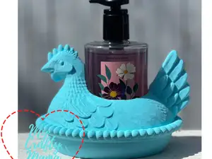 Hen on nest Bath and Body Works Antibacterial Gel 