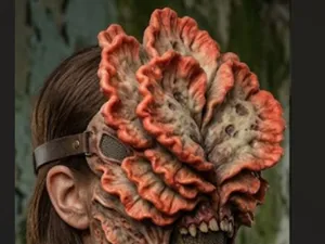 Wearable Clicker Cosplay Mask – The Last of Us