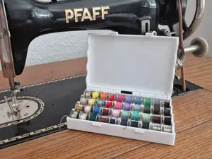 10x4Spolen Nähmaschinen Box/Bobbin Storage Box