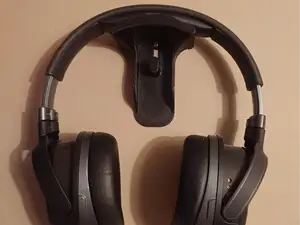 Wall Mounted Headphones Stand (3m claw)