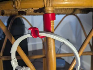 Headphone holder pole mount