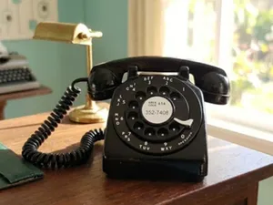 Revised Miniature Rotary Desk Phone
