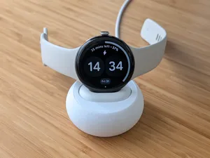 Pixel Watch 4 charger with cable winder