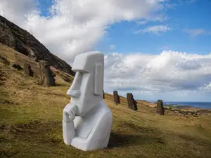 Thinker Moai
