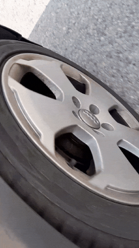 Audi floating center caps 68mm 8D0601170