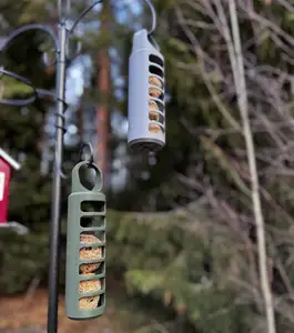 Bird feeder (fat ball)