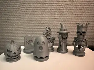 Halloween Chess Set – Creepy & Fun!