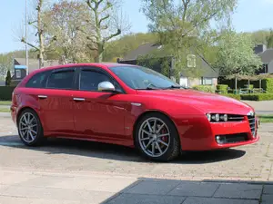 Alfa Romeo 159 bonnet / hood latch