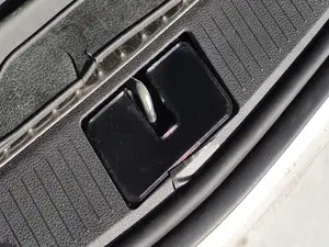 Opel Astra J Sport Tourer SW hood's flap