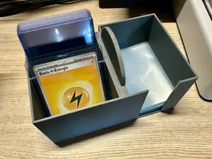 Sleeve und Toploader Box für Sammelkarten