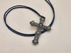 Gotisches Kreuz mit Totenkopf – Necklace Pendant