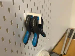 Skadis clamp holder