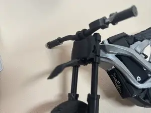 Clip-on Motocutz plate with fender for mini surron