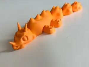 Artikulierender Baby Horndrache