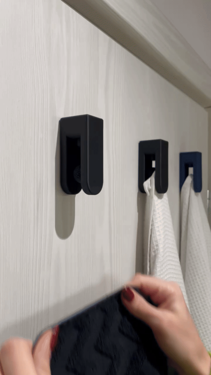 Auto-Locked Hanger (print-in-place)
