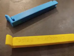 Pinces à sachet avec inscriptions italiennes meme