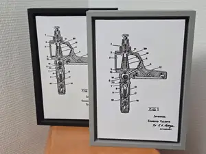 Floating Frame (perfect for DIN A4 sized pictures)