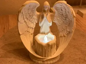 Engel mit LED Teelicht Kerze