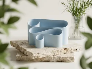 Elegant Single Flowing Line Desktop Organiser.