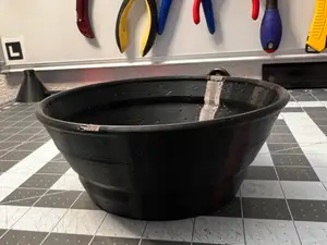 Collapsible bowl (that can hold liquids)