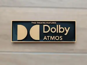 Plaque logo Dolby Atmos