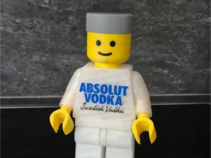 Brick Man Absolut Vodka 20cm