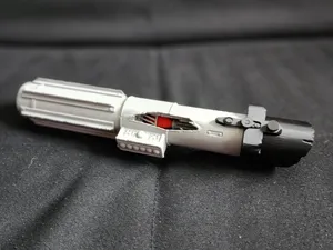Darth Vader lightsaber - damaged - Exposed crystal