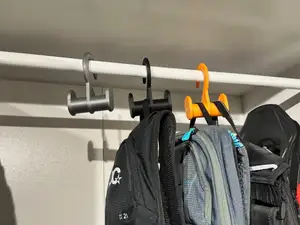 Bag / backpack hanger V2