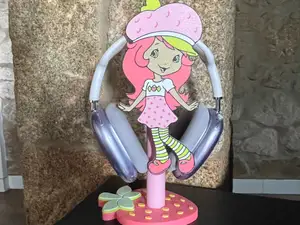 Headphones stand Strawberry Shortcake