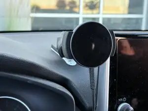 Car Dash Magsafe Phone Mount - Command Strips