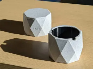 八棱柱切割几何烟灰缸(双色)
