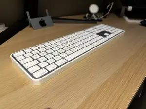 Riser (9mm) Apple Magic Keyboard with numeric pad