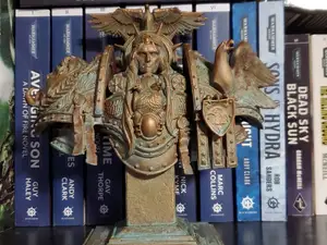 Golden Emperor Bust – Grimdark Display Model