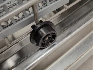 Samsung dishwasher lower wheel + clip DD66-00023A