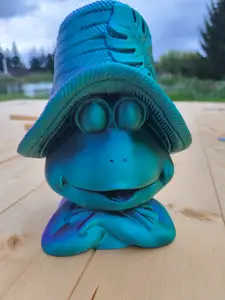 Frog with hat