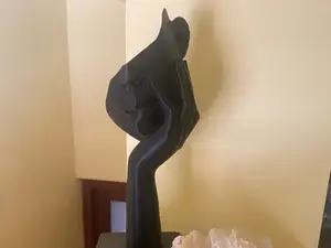 scultura donna pensante 3