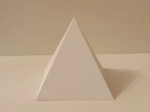 Piramide regolare geometrica per uso scolastico