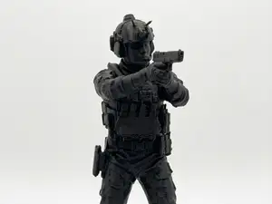 Modern Soldier with Gun (scale 1x35)