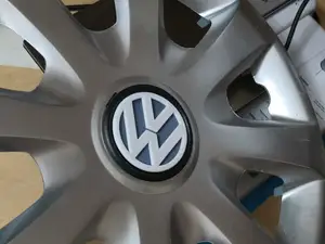 VW Polo IV Wheel Cap (logo on a base)